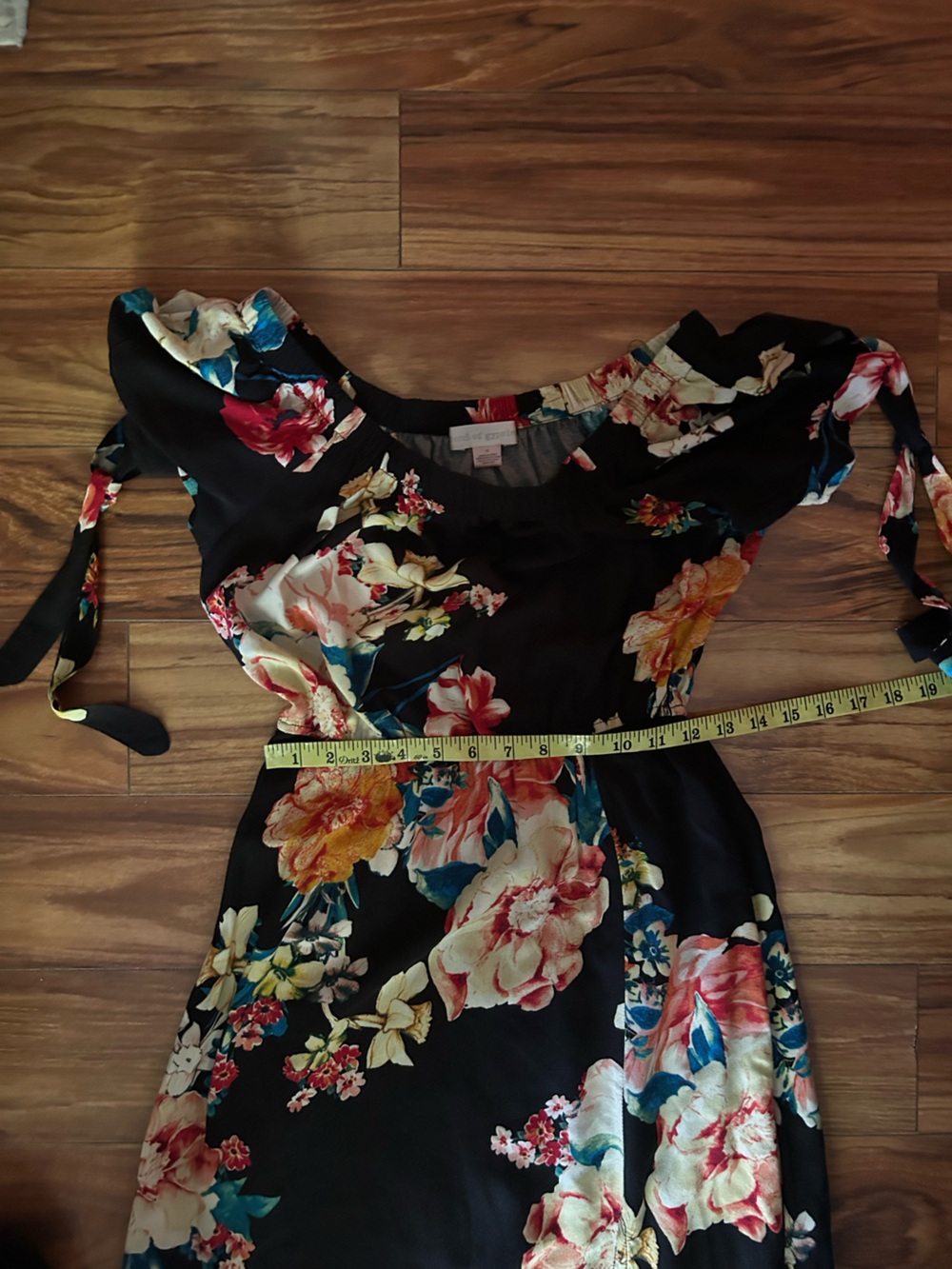 Band of Gypsies Black Floral Off-Shoulder Maxi Dress. Small. - Picture 6 of 9